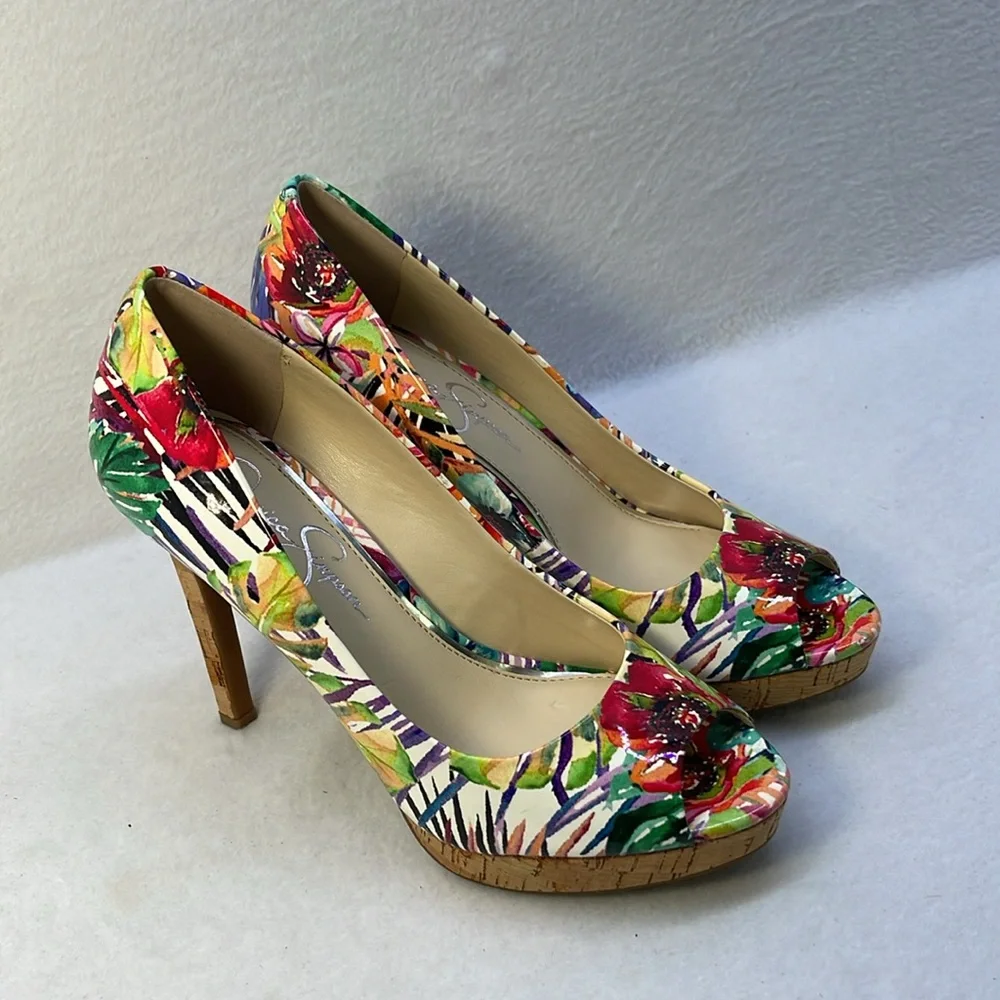NEW Jessica Simpson floral pumps (runs small)